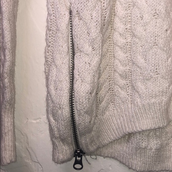 American Eagle Outfitters off-white knit sweater - Picture 7 of 11